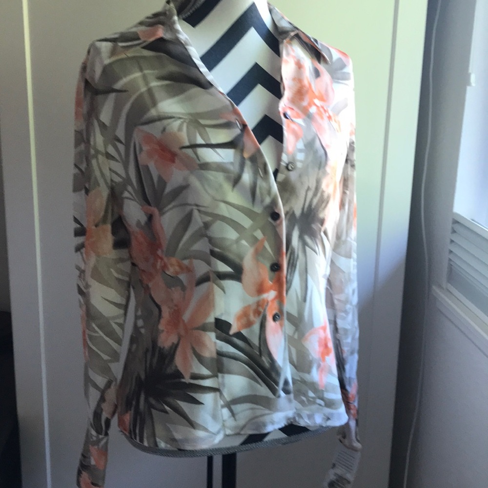 Jones New York 100% Silk multi color print.